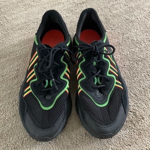 Mens Adidas Ozweego sneakers. Very good condition.  SIze US 11